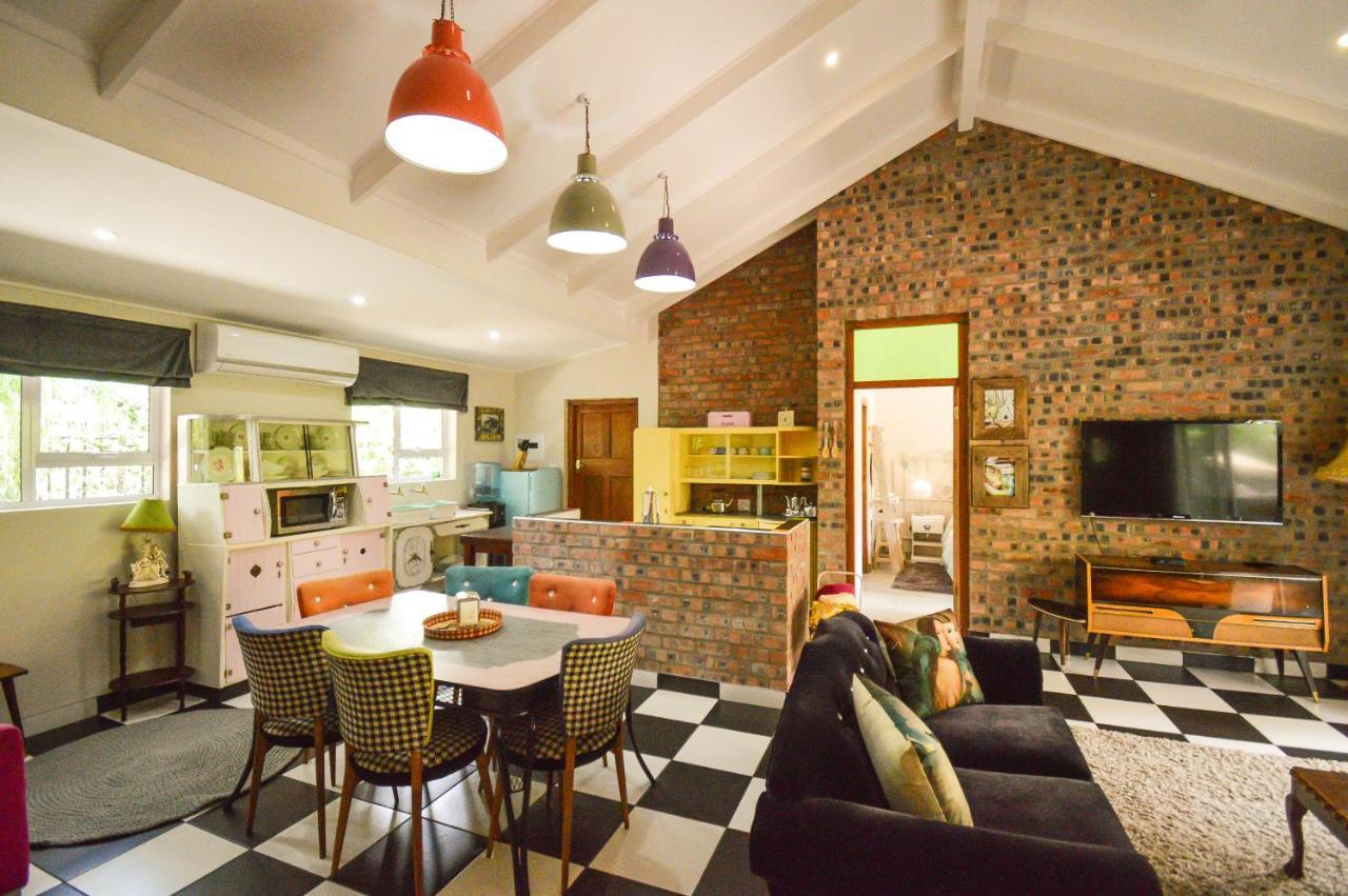 Mont Rouge Hotel คลาเรนส์ ภายนอก รูปภาพ