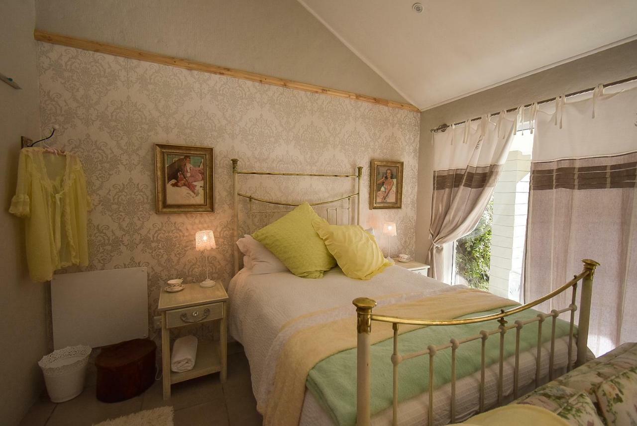 Mont Rouge Hotel คลาเรนส์ ภายนอก รูปภาพ