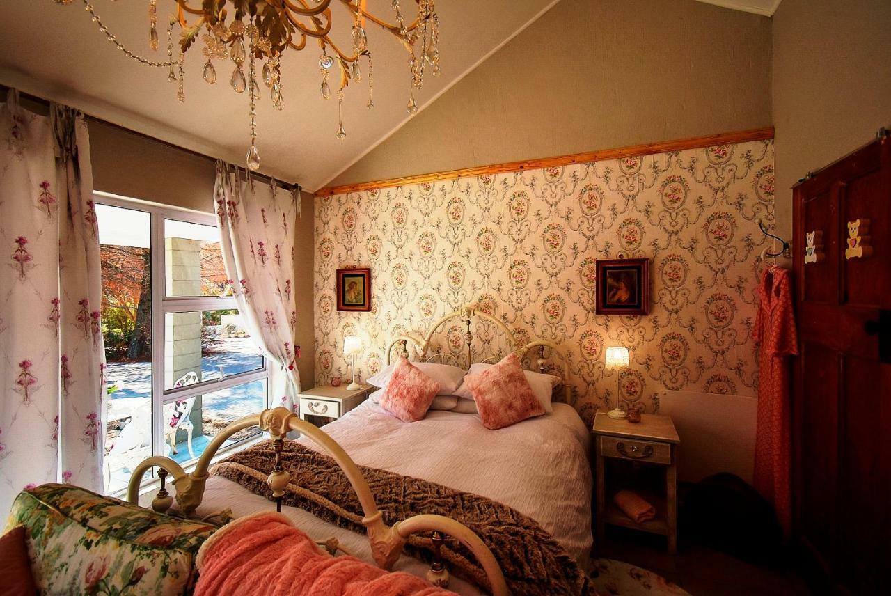 Mont Rouge Hotel คลาเรนส์ ภายนอก รูปภาพ